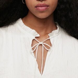 Wilfred Aritzia Cream Pleated Blouse Size M